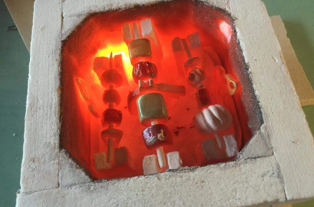 Corso cottura ceramica al microonde a Castellarano